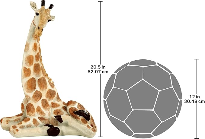 Design Toscano Zari, The Resting Giraffe Statue