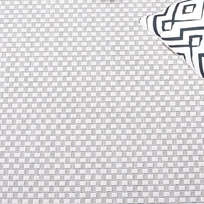 SAFAVIEH Washable Rug Outdoor Courtyard Collection - 7'10" Round, Ivory & Navy, Non-Shedding & Easy Cleaning, Ideal for Patio, Backyard, Mudroom (CY8475-53412)