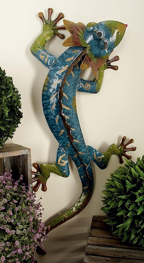 Deco 79 Metal Lizard Home Wall Decor Indoor Outdoor Wall Sculpture, Wall Art 13" x 5" x 28", Green