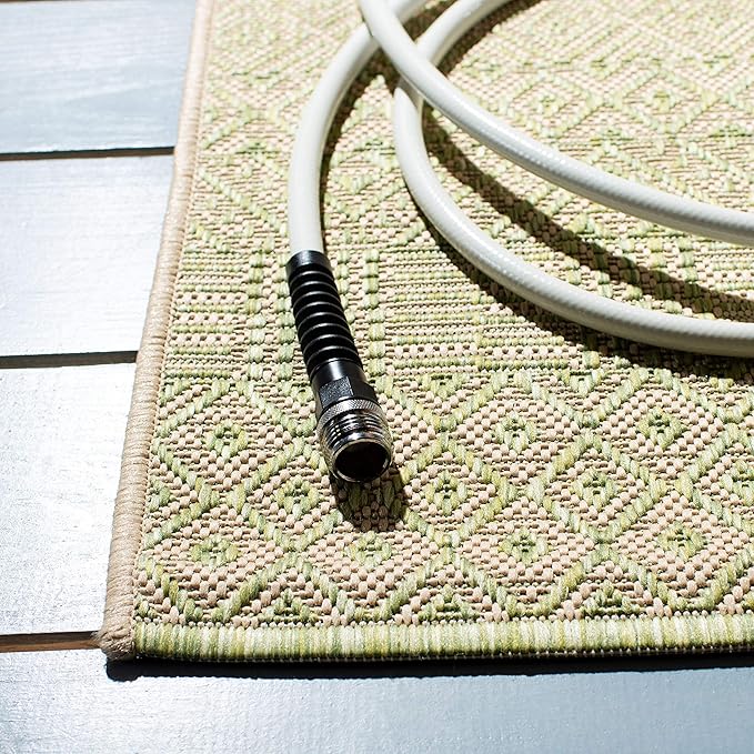 SAFAVIEH Washable Rug Outdoor Courtyard Collection - 6'7" Round, Beige & Green, Non-Shedding & Easy Cleaning, Ideal for Patio, Backyard, Mudroom (CY6235-21812)