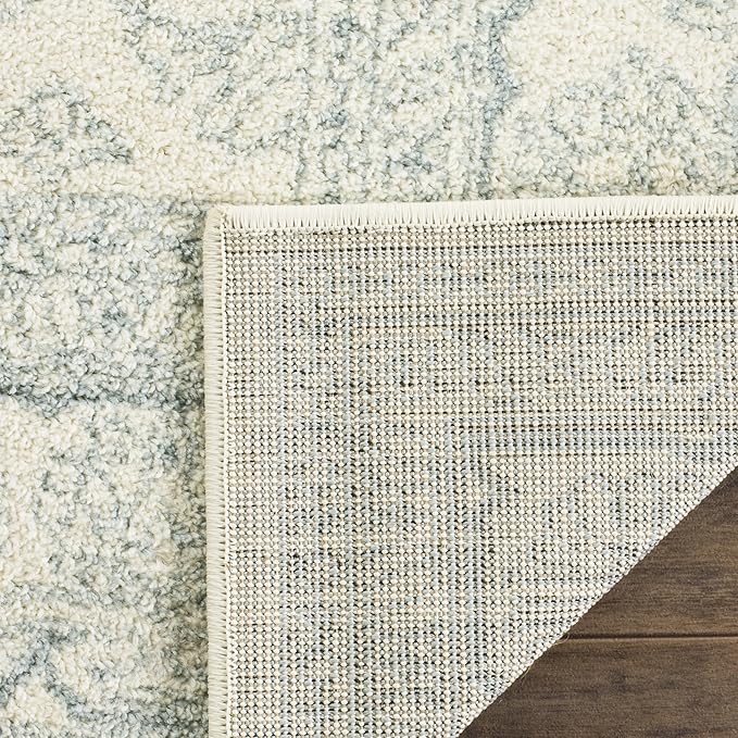 SAFAVIEH Adirondack Collection Accent Rug - 2'6" x 4', Ivory & Slate, Oriental Medallion Design, Non-Shedding & Easy Care, Ideal for High Traffic Areas in Entryway, Living Room, Bedroom (ADR108S)