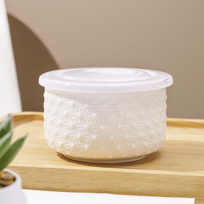 10 oz Set of 4 Oven-Safe Porcelain Ramekins with Lids, Large White Souffle and Creme Brulee Baking Dishes, Ramekin Bowls for Sauce and Dessert