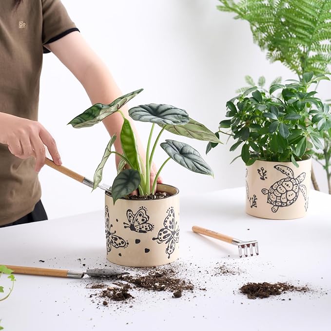 STHIE 5 Inch Ceramic Plant Pots with Drainage Holes, Small Round Flower Pots for Indoor Plant, Unique Animal Flower Planters (Cat)