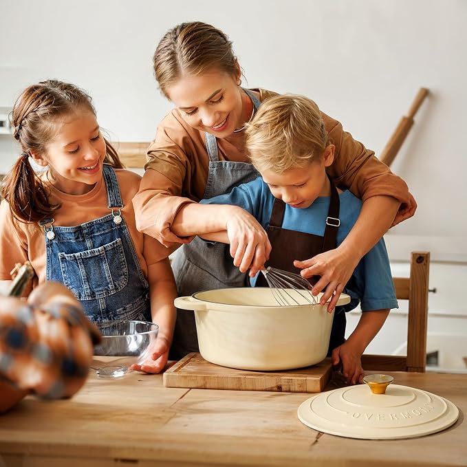 Overmont Enameled Cast Iron Dutch Oven - 4.5QT Pot with Lid Cookbook & Cotton Potholders - Heavy-Duty Cookware for Braising, Stews, Roasting, Sourdough Baking Cream White