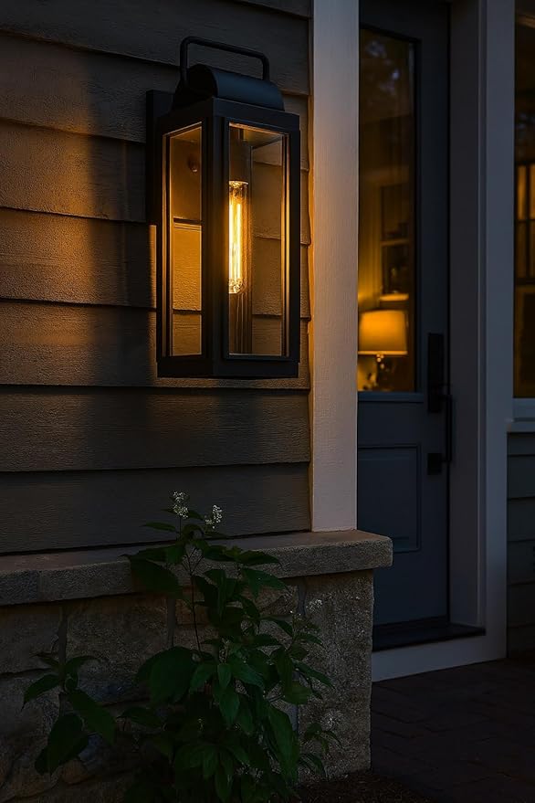 Hinkley Sag Harbor Medium Wall Mount Lantern - Heritage Collection, 1-Light, Traditional, Aluminum, Clear Glass - Black with Burnished Bronze Accents