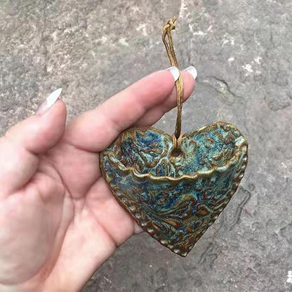 Retro Heart Shaped Plant Pots, Indoor Vertical Wall Hanging Garden Small Plant Pots Succulent Planter Hanging Plant Holder for Window Decorations for Living Room Office (Silver)