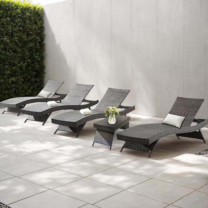PE Rattan Adjustable Backrest Chaise Lounge Set 4 with 1 Side Table, Outdoor Pool Recliner Patio Chairs Lounge Chair Set 4 with 1 Coffee Table for Outside Beach Poolside Sunbathing
