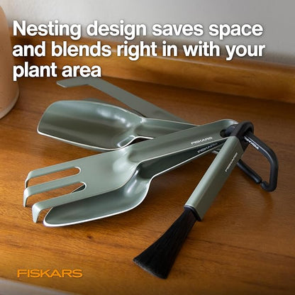 Fiskars 5-Piece Cultivating Tool Set, Nesting Trowel, Soil Scoop, Cultivator, Tongs & Brush for Indoor Gardening, Stainless Steel with Powder Coat Finish, Space Saving Design, Black