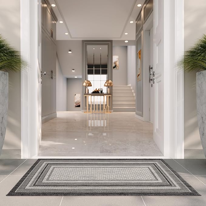 SAFAVIEH Washable Rug Outdoor Courtyard Collection - 2'3" x 4', Light Grey & Black, Non-Shedding & Easy Cleaning, Ideal for Patio, Front Door, Entryway, Mudroom, Doormat (CY8475-37612)