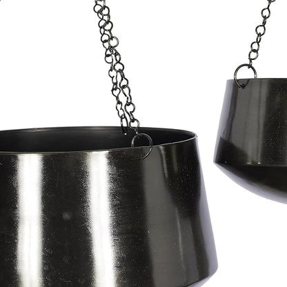Deco 79 Metal Indoor Outdoor Wall Planter Indoor Outdoor Hanging Dome Hanging Planter with Chain, Set of 2 Plant Hanger 5", 7"H, Black