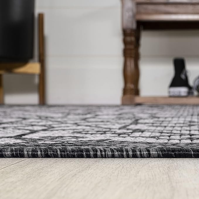 JONATHAN Y Vintage Filigree Indoor Outdoor Runner Rug 2X8 Light Gray/Black, Madrid Textured Weave for Backyard, Patio, Porch, Easy-Cleaning, High Traffic, Pet-Friendly, Non-Shedding (SMB107E-28)