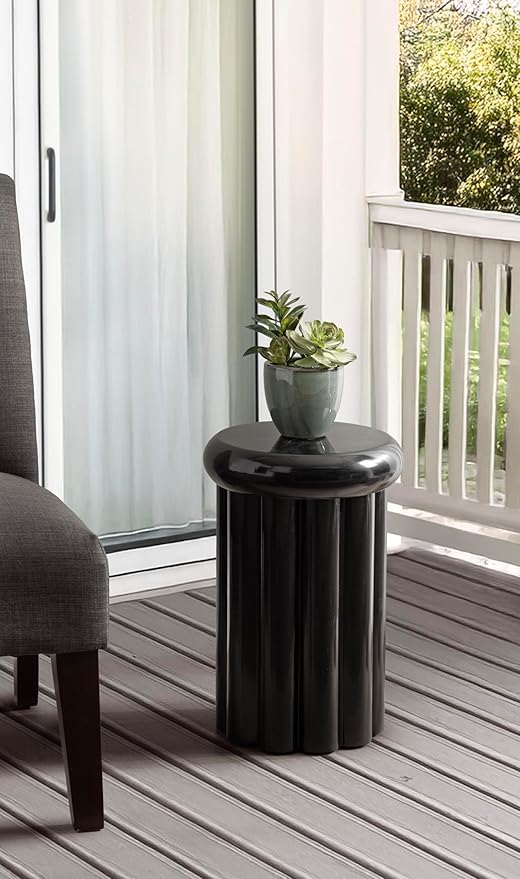 Kate and Laurel Jace Modern Metal Round Side Table, 12 x 12 x 18, Black, Transitional Dorm Living Room Scalloped End Table for Use as Bedroom Nightstand or Outdoor Patio Decor Option
