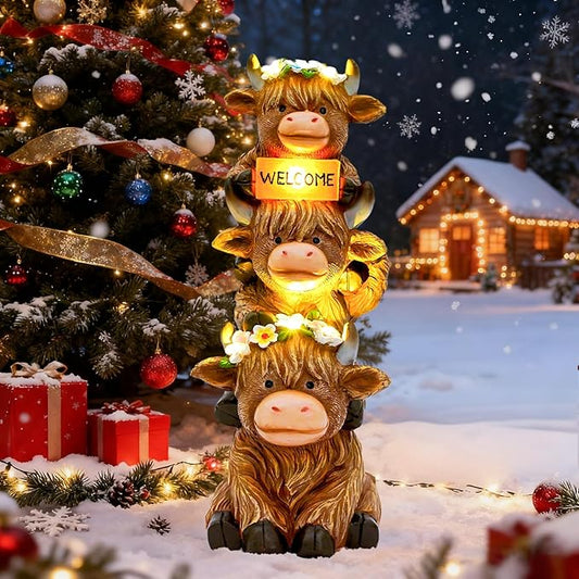 Christmas Highland Cow Statue Solar Outdoor Decor with Flower Decoration Garden Highland Cow Decor Birthday Gifts for Women Mom Winter Highland Cows Figurine for Yard Garden Lawn Decor