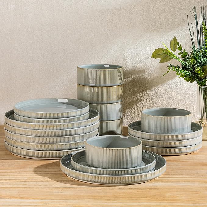 TheTerra Ceramic Dinnerware Set for 6, 18-Piece Plates and Bowls Set | Lightweight Porcelain Dish Set, Scratch Resistant, Oven & Microwave & Dishwasher Safe, Desert Sage
