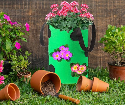 Miewslan 2 Packs Hanging Strawberry Planter, Upside Down Tomato Grow Bag Tomato Potato Strawberry Grow Bags Garden Plant Vegetable Planting Bag with Holes(Green+Red)