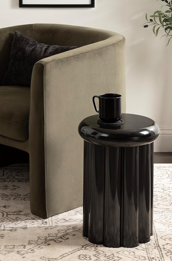 Kate and Laurel Jace Modern Metal Round Side Table, 12 x 12 x 18, Black, Transitional Dorm Living Room Scalloped End Table for Use as Bedroom Nightstand or Outdoor Patio Decor Option