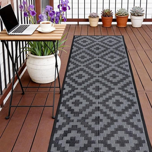 SAND MINE Waterproof Outdoor Rug, Plastic Reversible Rug, Modern Area Rug, Large Floor Mat for Outdoors, RV, Patio, Backyard, Deck, Picnic, Beach, Camping (2.5' x 8', Black Grey Lattice)
