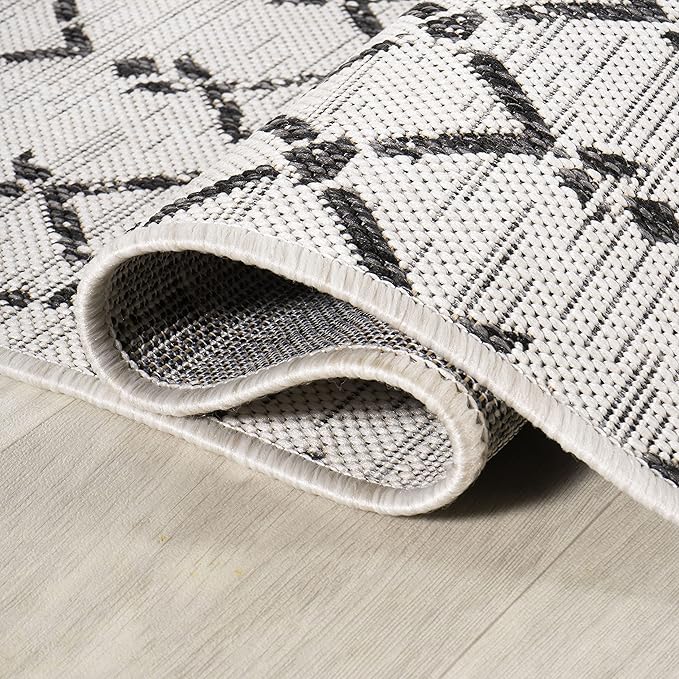 JONATHAN Y Moroccan Geometric Indoor Outdoor Area Rug 5X8 Cream/Black, Ourika Textured Weave for Backyard, Patio, Porch, Easy-Cleaning, High Traffic, Pet-Friendly, Non-Shedding (SMB108I-5)