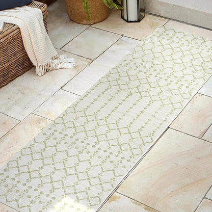 JONATHAN Y Moroccan Geometric Indoor Outdoor Runner Rug 2X8 Cream/Green, Ourika Textured Weave for Backyard, Patio, Porch, Easy-Cleaning, High Traffic, Pet-Friendly, Non-Shedding (SMB108M-28)