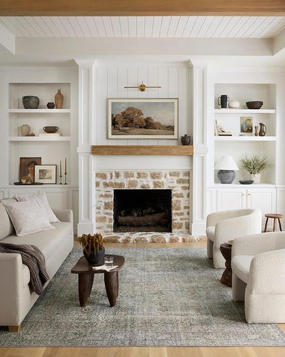Loloi Chris Loves Julia Jules Collection JUL-08 Emerald/Antique Ivory 3'-6'' x 5'-6'', .13" Pile Height, Accent Rug