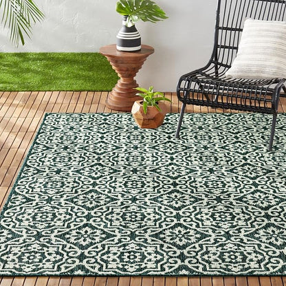 Nicole Miller New York Patio Country Danica Transitional Geometric Indoor/Outdoor Area Rug, Blue/White, 5'2"x7'2"
