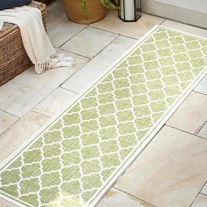 JONATHAN Y Moroccan Trellis Indoor Outdoor Runner Rug 2X8 Green/Cream, Trebol Textured Weave for Backyard, Patio, Porch, Easy-Cleaning, High Traffic, Pet-Friendly, Non-Shedding (SMB109G-28)