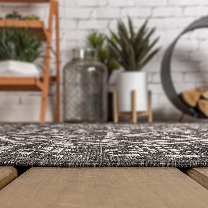 JONATHAN Y Boho Medallion Indoor Outdoor Square Area Rug 6X6 Black/Gray, Malta Textured Weave for Backyard, Patio, Porch, Easy-Cleaning, High Traffic, Pet-Friendly, Non-Shedding (SMB104C-6SQ)