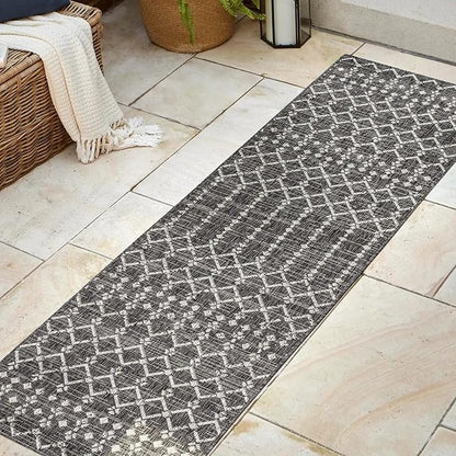 JONATHAN Y Moroccan Geometric Indoor Outdoor Runner Rug 2X8 Black/Gray, Ourika Textured Weave for Backyard, Patio, Porch, Easy-Cleaning, High Traffic, Pet-Friendly, Non-Shedding (SMB108F-28)