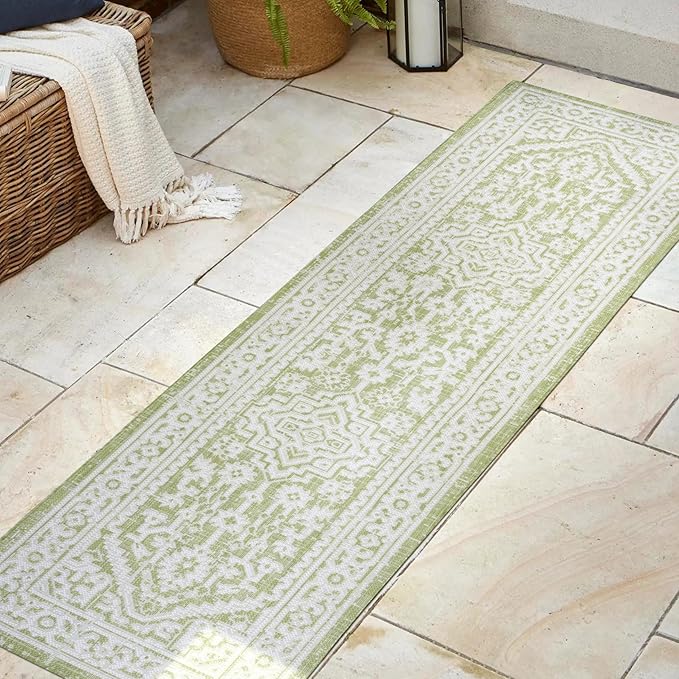 JONATHAN Y Medallion Weave Indoor Outdoor Runner Rug 2X8 Green/Cream, Sinjuri Textured for Backyard, Patio, Porch, Easy-Cleaning, High Traffic, Pet-Friendly, Non-Shedding (SMB101E-28)