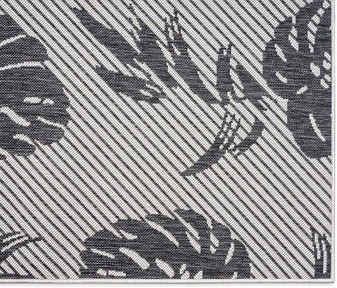 Tommy Bahama Palm Coastal Indoor/Outdoor Area Rug, Silver/Black, 5'3"x7'3"