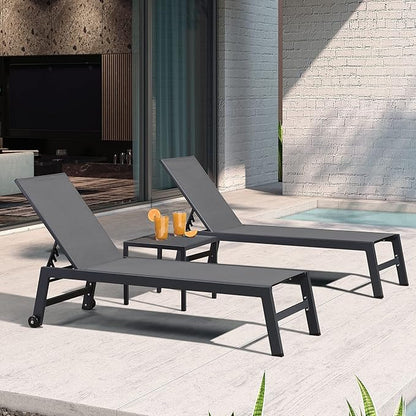 PURPLE LEAF Outdoor Chaise Lounge with Wheels for Outside 2 Pieces Aluminum Patio Lounge Chair with 5 Adjustable Position Sunbathing for Patio, Beach, Yard, Pool, Side Table Included, Grey