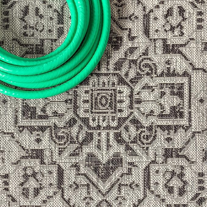 JONATHAN Y Medallion Weave Indoor Outdoor Runner Rug 2X10 Gray/Black, Sinjuri Textured for Backyard, Patio, Porch, Easy-Cleaning, High Traffic, Pet-Friendly, Non-Shedding (SMB101D-210)