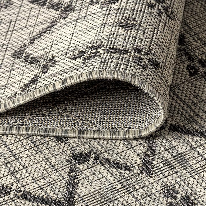 JONATHAN Y Moroccan Geometric Indoor Outdoor Area Rug 5X8 Light Gray/Black, Ourika Textured Weave for Backyard, Patio, Porch, Easy-Cleaning, High Traffic, Pet-Friendly, Non-Shedding (SMB108E-5)