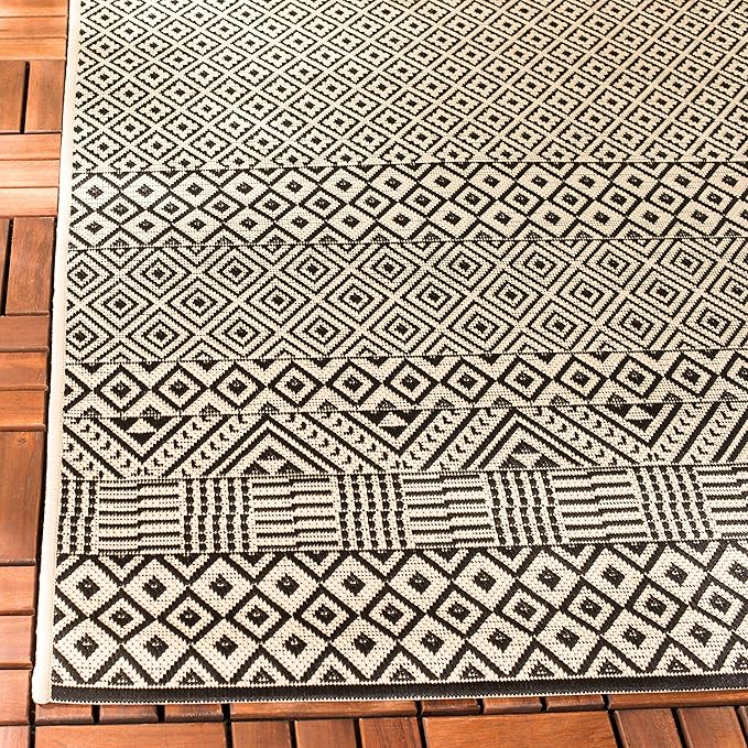 SAFAVIEH Washable Rug Outdoor Courtyard Collection - 5'3" Square, Beige & Black, Non-Shedding & Easy Cleaning, Ideal for Patio, Backyard, Mudroom (CY6235-25612)