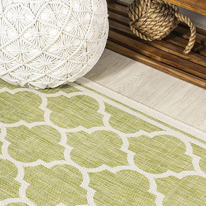 JONATHAN Y Moroccan Trellis Indoor Outdoor Runner Rug 2X10 Green/Cream, Trebol Textured Weave for Backyard, Patio, Porch, Easy-Cleaning, High Traffic, Pet-Friendly, Non-Shedding (SMB109G-210)