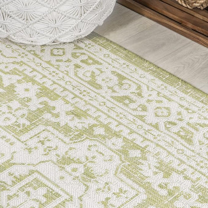 JONATHAN Y Medallion Weave Indoor Outdoor Runner Rug 2X10 Green/Cream, Sinjuri Textured for Backyard, Patio, Porch, Easy-Cleaning, High Traffic, Pet-Friendly, Non-Shedding (SMB101E-210)