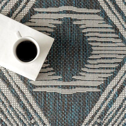 nuLOOM 4' x 6' Outdoor Tribal Geometric Area Rug, Stain Resistant, Weather Resistant, High Traffic, Patio, Balcony, Outside, Ranya Turquoise