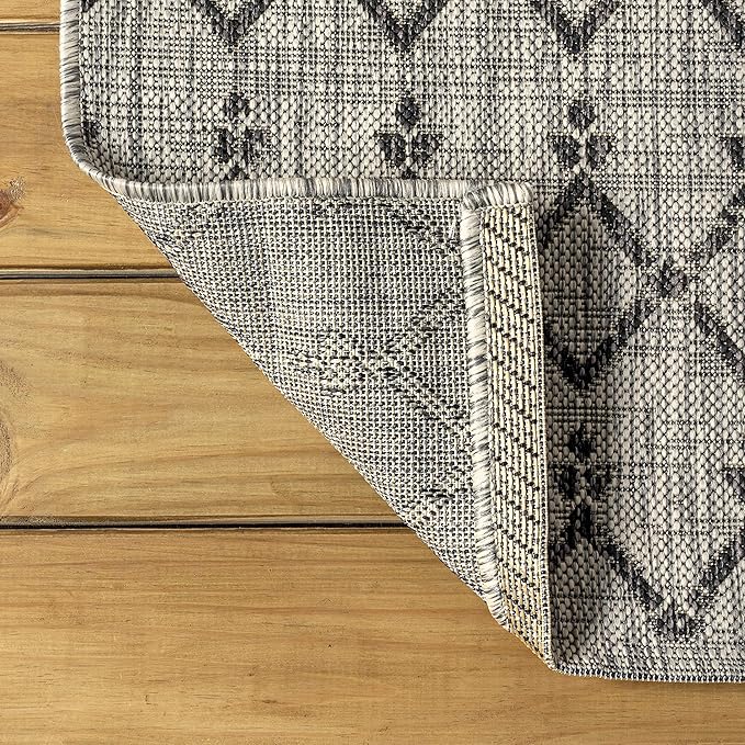 JONATHAN Y Moroccan Geometric Indoor Outdoor Area Rug 5X8 Light Gray/Black, Ourika Textured Weave for Backyard, Patio, Porch, Easy-Cleaning, High Traffic, Pet-Friendly, Non-Shedding (SMB108E-5)