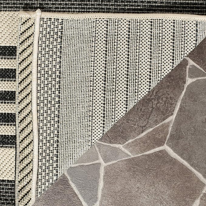 SAFAVIEH Washable Rug Outdoor Courtyard Collection - 2'7" x 5', Black & Bone, Non-Shedding & Easy Cleaning, Ideal for Patio, Backyard, Mudroom (CY6062-216)