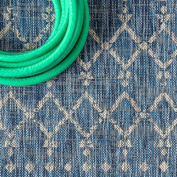 JONATHAN Y Moroccan Geometric Indoor Outdoor Round Area Rug 6 Ft Navy/Light Gray, Ourika Textured Weave for Backyard, Patio, Porch, Easy-Cleaning, High Traffic, Pet-Friendly, Non-Shedding SMB108B-6R