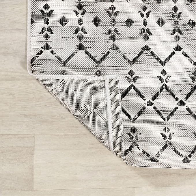 JONATHAN Y Moroccan Geometric Indoor Outdoor Square Area Rug 6X6 Cream/Black, Ourika Textured Weave for Backyard, Patio, Porch, Easy-Cleaning, High Traffic, Pet-Friendly, Non-Shedding (SMB108I-6SQ)