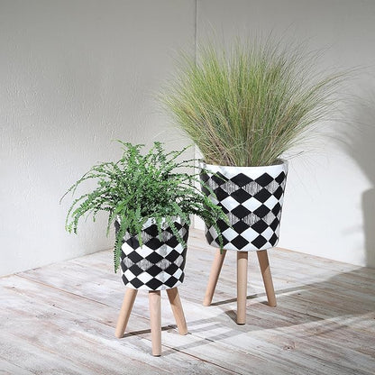 Sagebrook Home Set of 2 Geometric Planters on Stands - Resin & Wood Mid-Century Modern Plant Pots for Indoor/Outdoor Home & Garden Decor - 12" & 10", Black & White G