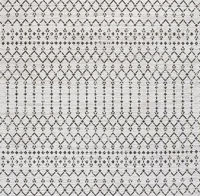 JONATHAN Y Moroccan Geometric Indoor Outdoor Square Area Rug 6X6 Cream/Black, Ourika Textured Weave for Backyard, Patio, Porch, Easy-Cleaning, High Traffic, Pet-Friendly, Non-Shedding (SMB108I-6SQ)
