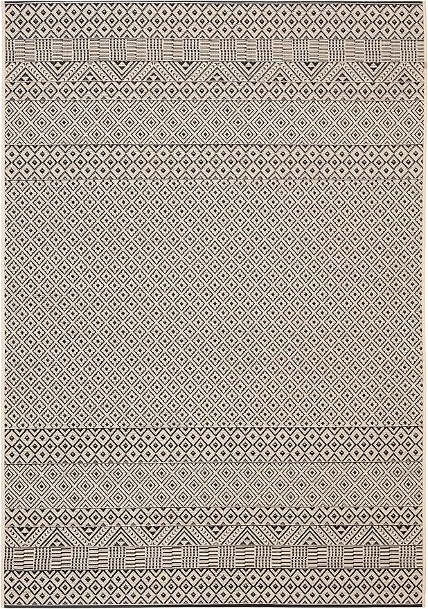 SAFAVIEH Washable Rug Outdoor Courtyard Collection - 5'3" x 7'7", Beige & Black, Non-Shedding & Easy Cleaning, Ideal for Patio, Backyard, Mudroom (CY6235-25612)