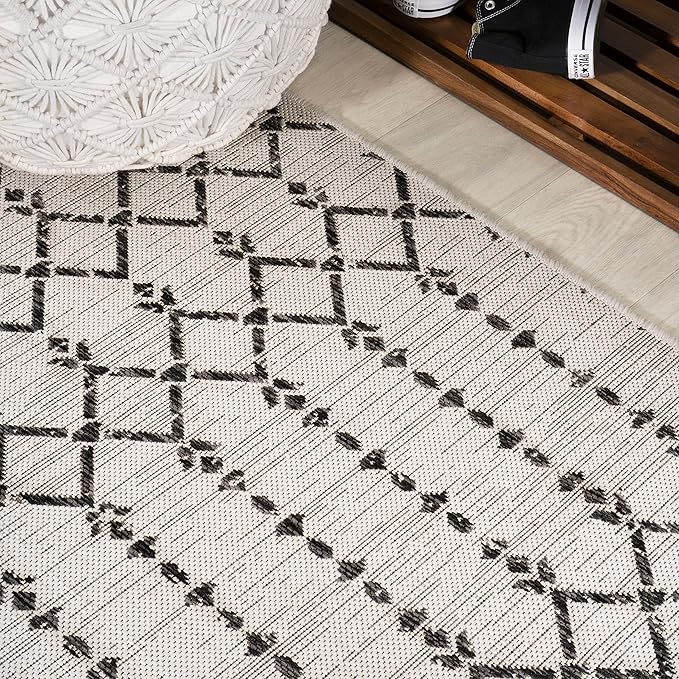 JONATHAN Y Moroccan Geometric Indoor Outdoor Square Area Rug 6X6 Cream/Black, Ourika Textured Weave for Backyard, Patio, Porch, Easy-Cleaning, High Traffic, Pet-Friendly, Non-Shedding (SMB108I-6SQ)